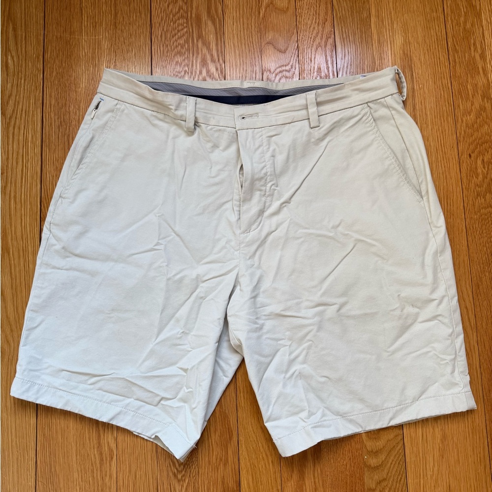 Men’s Vineyard Vines Performance Breaker Shorts - Size 35